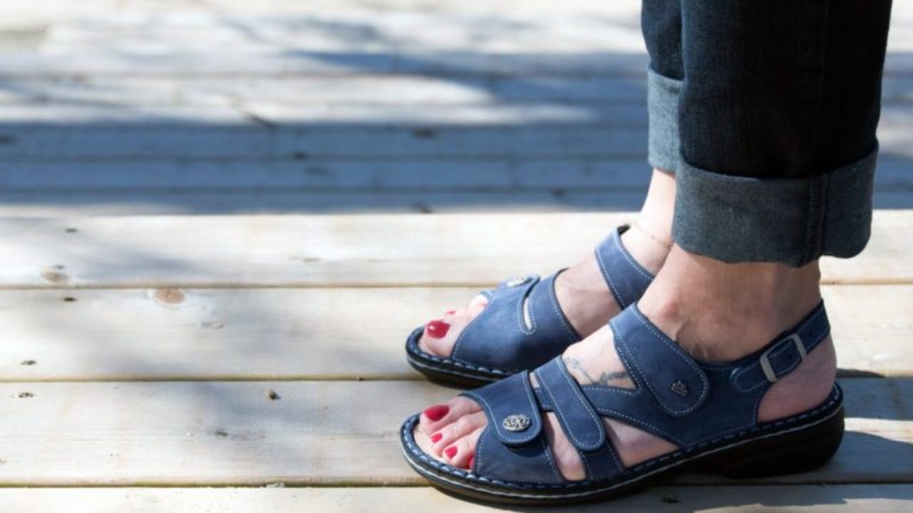 Best Slippers For Bunions
